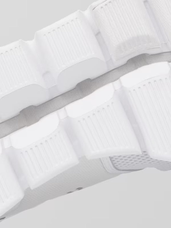 On Helion™ Collection